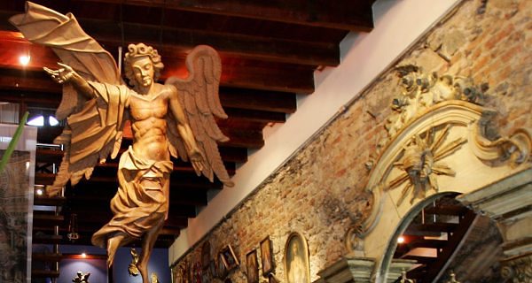 Santo Scenarium 01